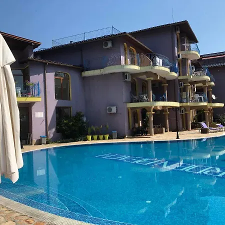 Black Sea Shark Apartamento *